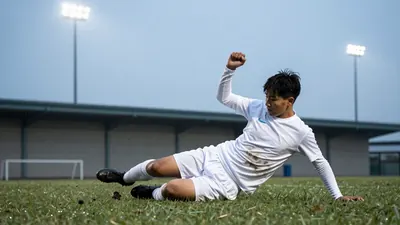 Bolton Wanderers' under-18 side lost 2-1 at home to Swansea City, finishing with ten men as they remain bottom of the...